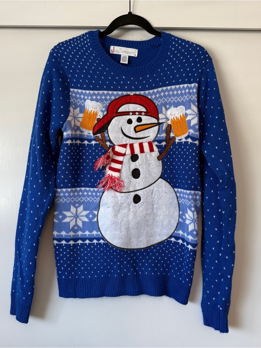Ugly Christmas sweater - broman holding beer